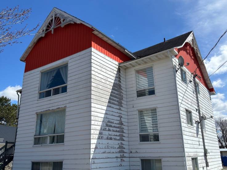 Triplex à vendre - , (001)