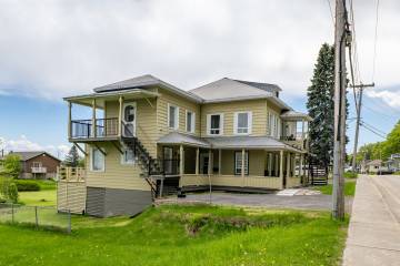 Triplex à vendre - Petite-Rivière-Saint-François, Charlevoix (PR851)