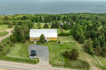 Bâtiment commercial à vendre - Saint-Siméon, Charlevoix (SS069)