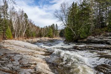 Terrain et terre à vendre - Baie-Saint-Paul, Charlevoix (SP826)