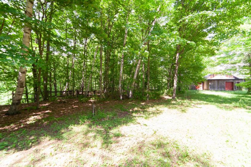 11 - Terrain et terre à vendre, (Code - 001, )