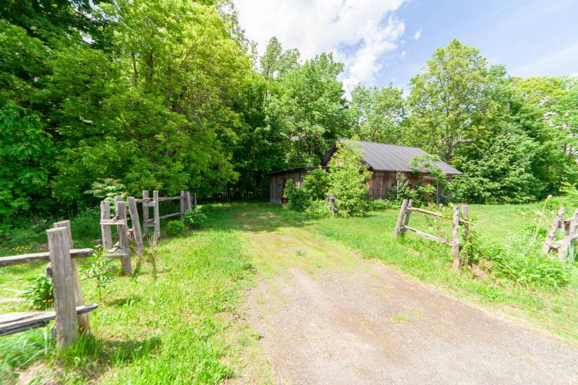 9 - Terrain et terre à vendre, (Code - 001, )