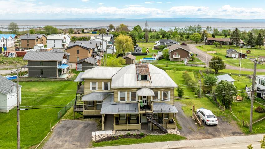 3 - Triplex à vendre, Petite-Rivière-Saint-François (Code - pr851, Charlevoix)