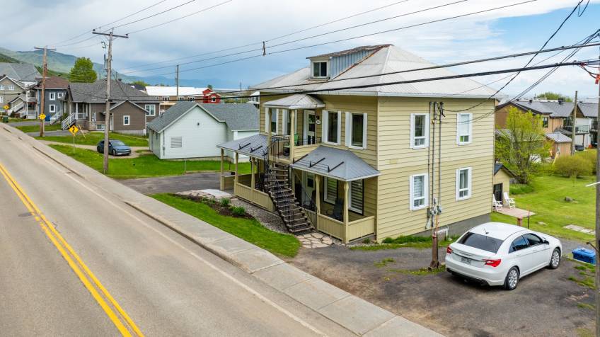 4 - Triplex à vendre, Petite-Rivière-Saint-François (Code - pr851, Charlevoix)