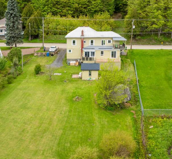 5 - Triplex à vendre, Petite-Rivière-Saint-François (Code - pr851, Charlevoix)