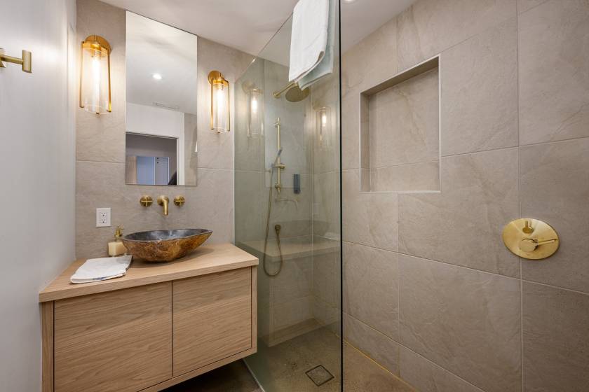 32 - Maison à vendre, Petite-Rivière-Saint-François (Code - pr831, Charlevoix)