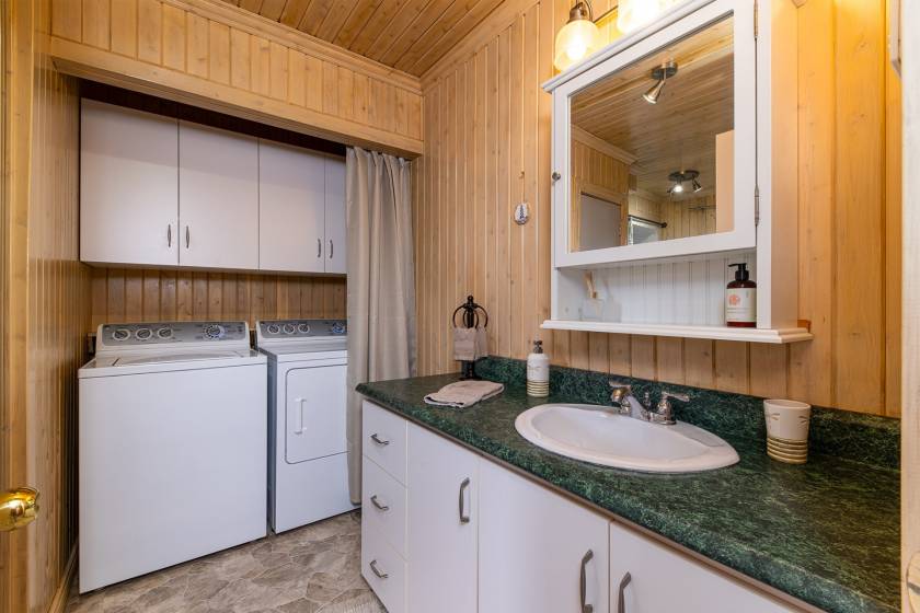 15 - Maison à vendre, Saint-Aimé-des-Lacs (Code - sal040, Charlevoix)