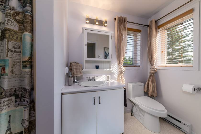 24 - Maison à vendre, Saint-Aimé-des-Lacs (Code - sal040, Charlevoix)