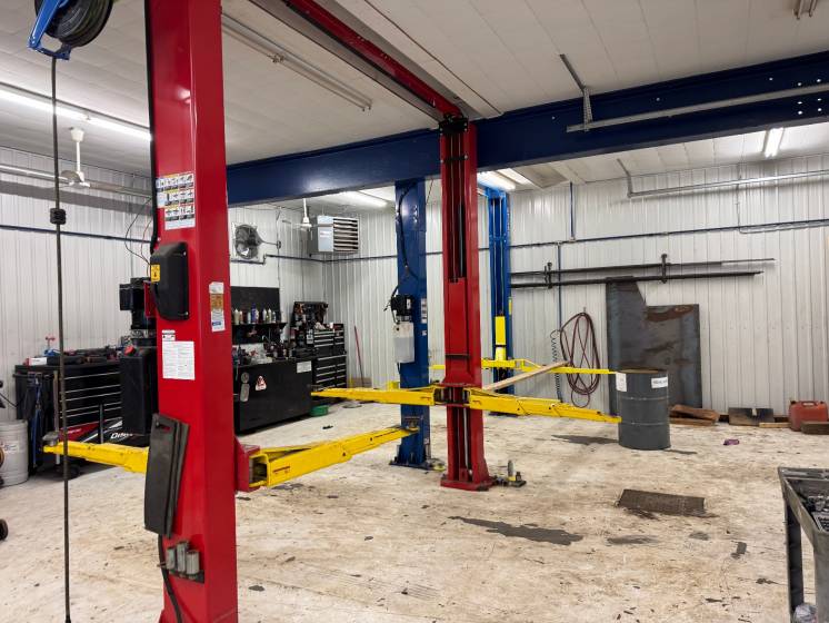 11 - Bâtiment commercial à vendre, Saint-Ferréol-les-Neiges (Code - sfn011, Charlevoix)