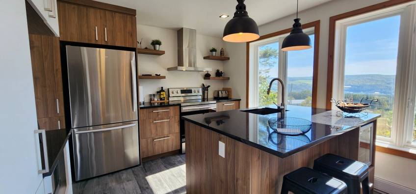 9 - Maison à vendre, Saint-Urbain (Code - su085, Charlevoix)