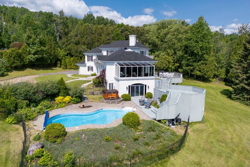2 - Maison à vendre, La Malbaie (Code - mb411, Charlevoix)