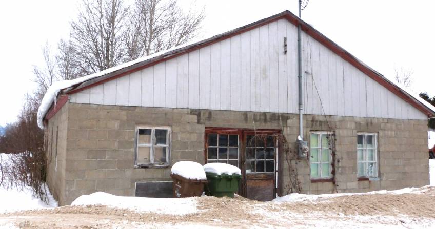 2 - Bâtiment commercial à vendre, Saint-Hilarion (Code - sh046, Charlevoix)