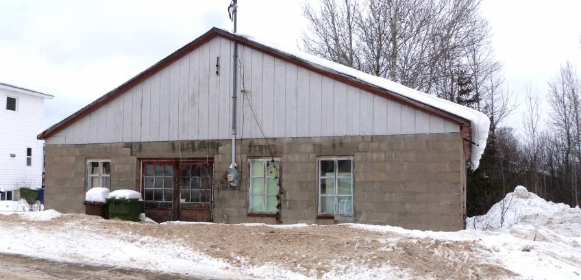 3 - Bâtiment commercial à vendre, Saint-Hilarion (Code - sh046, Charlevoix)