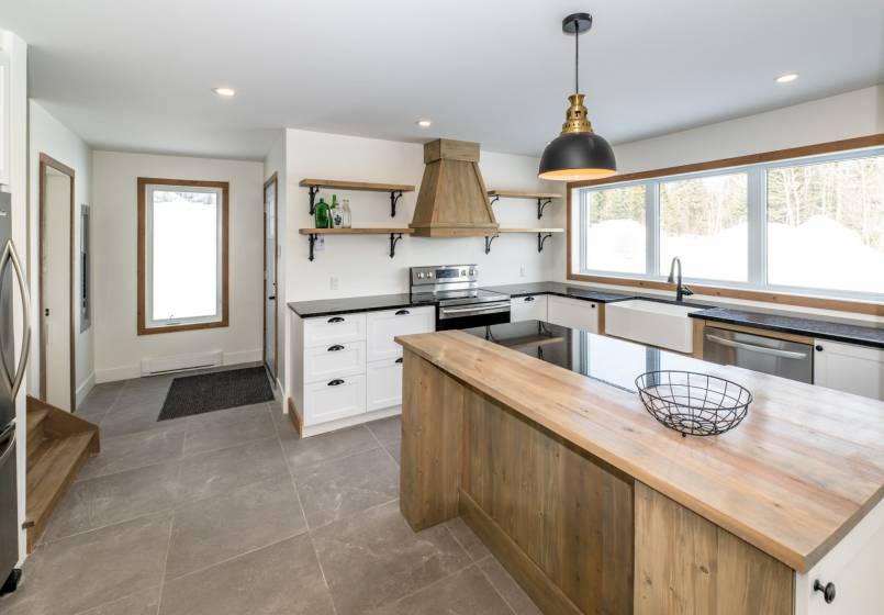 4 - Maison à vendre, Saint-Urbain (Code - su087, Charlevoix)