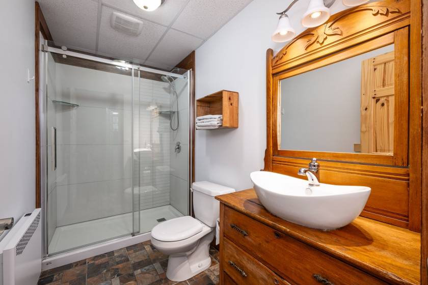 10 - Maison à vendre, Petite-Rivière-Saint-François (Code - pr833, Charlevoix)