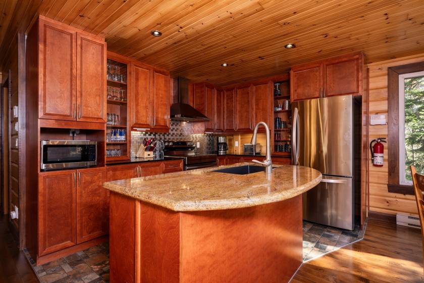 4 - Maison à vendre, Petite-Rivière-Saint-François (Code - pr833, Charlevoix)