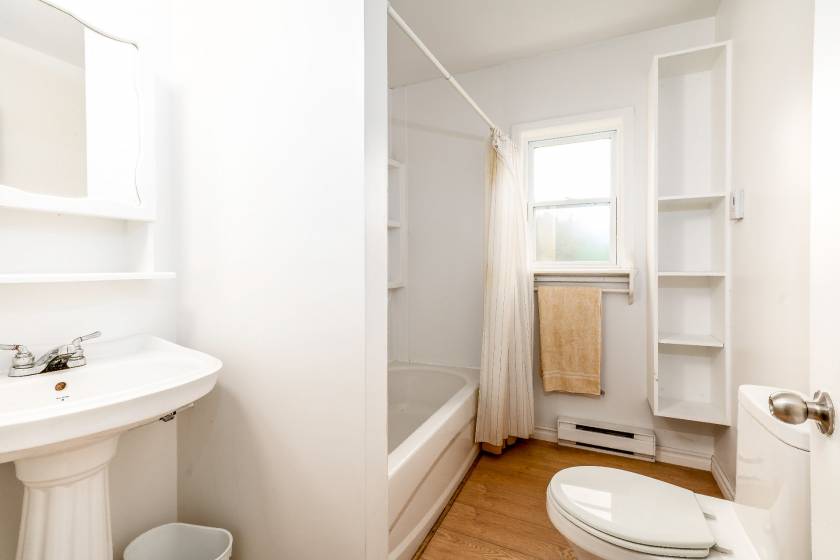 50 - Maison à vendre, Château-Richer (Code - cr035, Vieux-Québec)
