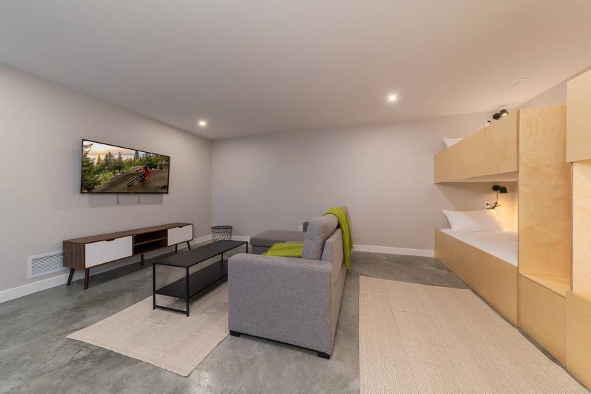 24 - House for sale, Petite-Rivière-Saint-François (Code - pr807, Charlevoix)